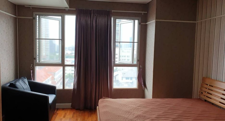 For sale 3 bedrooms condo in Yan Nawa, Bangkok