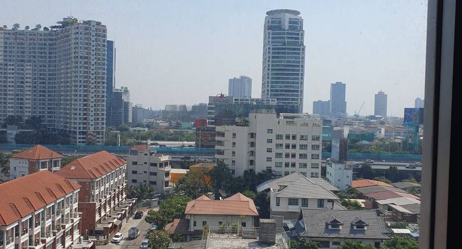 For sale 3 bedrooms condo in Yan Nawa, Bangkok