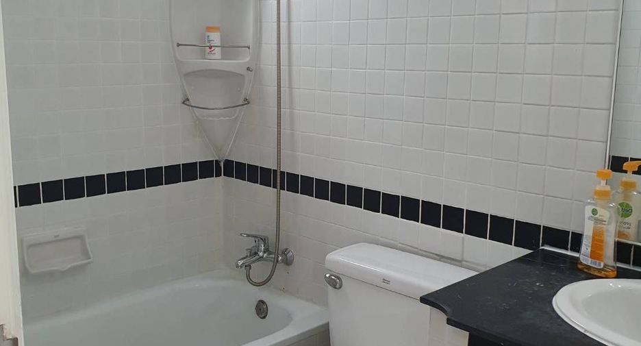 For sale 3 bedrooms condo in Yan Nawa, Bangkok