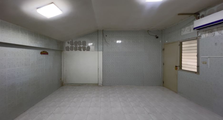 For sale 2 bedrooms house in Bang Kapi, Bangkok
