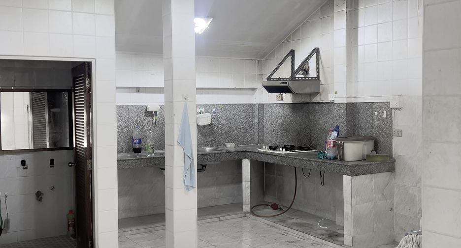 For sale 2 bedrooms house in Bang Kapi, Bangkok
