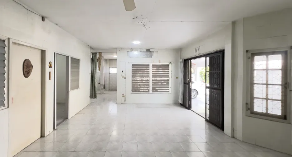 For sale 2 bedrooms house in Bang Kapi, Bangkok