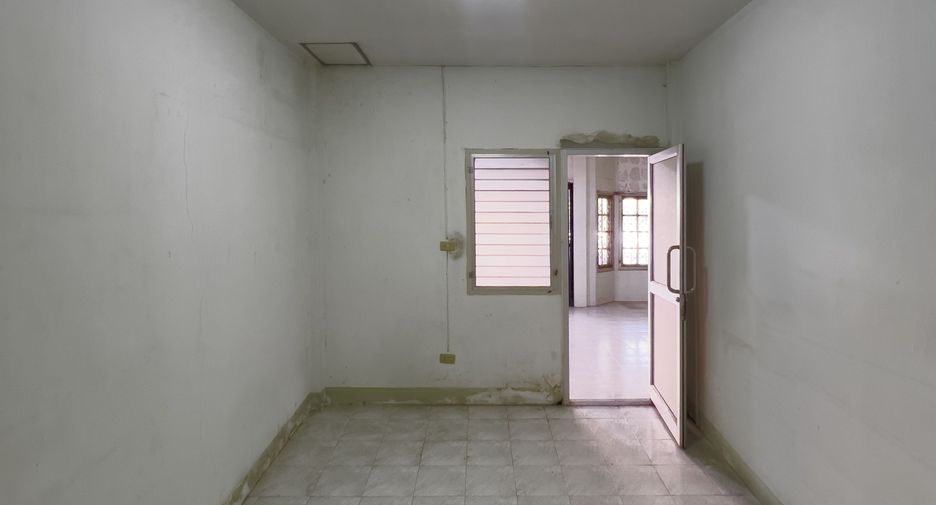 For sale 2 bedrooms house in Bang Kapi, Bangkok