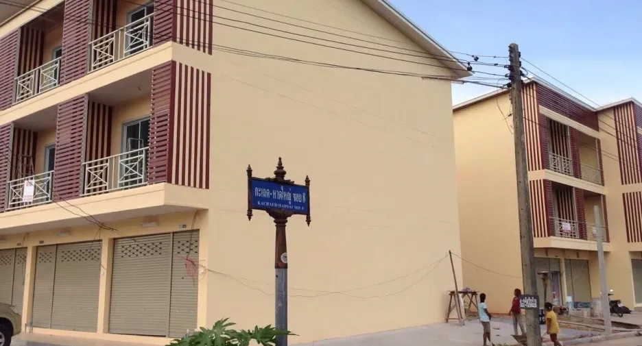 Casa adosada en venta de 3 habitaciones en Mueang Rayong, Rayong
