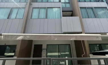 Reihenhaus zum Kauf mit 2 Zimmer in Saphan Sung, Bangkok