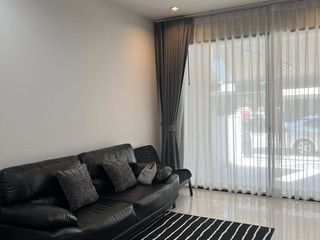 For sale 2 ベッドルーム townhouse in Saphan Sung, Bangkok