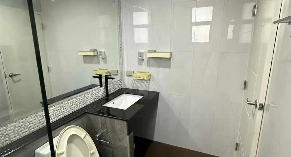 Haus zum Kauf mit 4 Zimmer in Nong Khaem, Bangkok