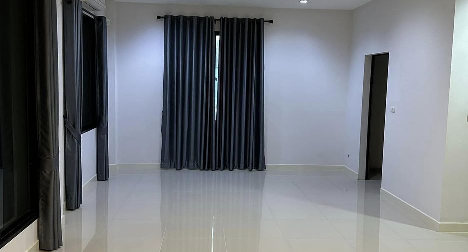 Haus zum Kauf mit 4 Zimmer in Nong Khaem, Bangkok
