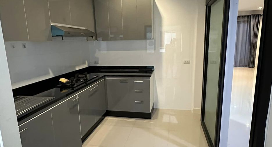 Haus zum Kauf mit 4 Zimmer in Nong Khaem, Bangkok