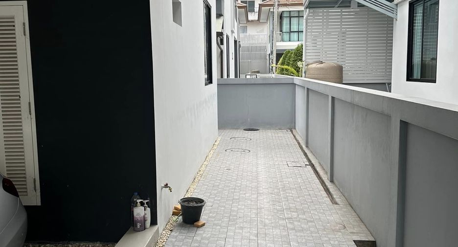 Haus zum Kauf mit 4 Zimmer in Nong Khaem, Bangkok