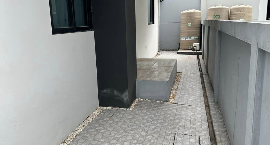 Haus zum Kauf mit 4 Zimmer in Nong Khaem, Bangkok