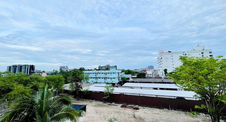 For sale studio condo in Mueang Samut Prakan, Samut Prakan