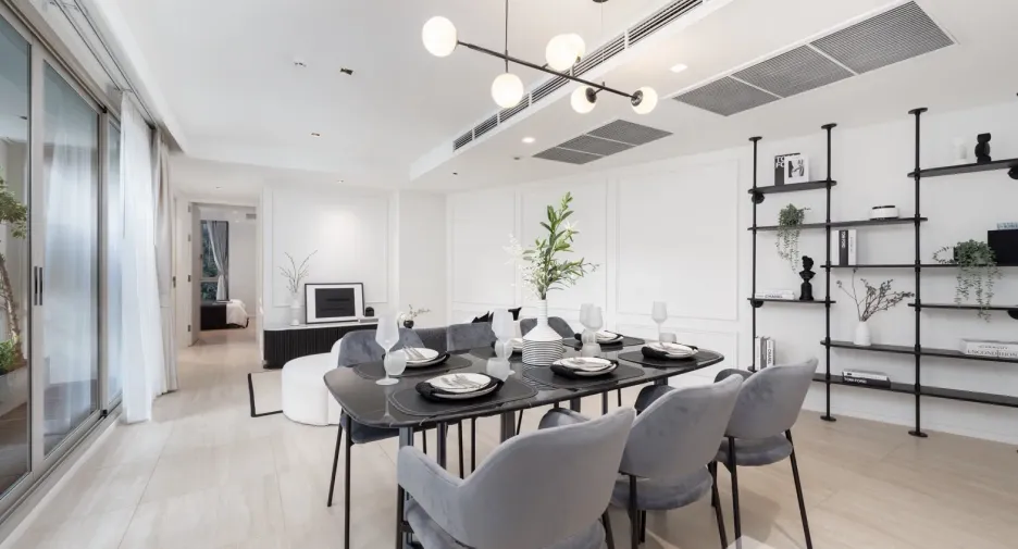 For sale 3 bedrooms condo in Khlong Toei, Bangkok