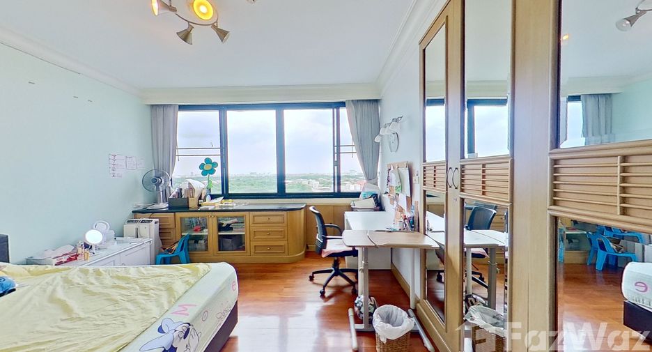 For sale 3 bedrooms condo in Yan Nawa, Bangkok