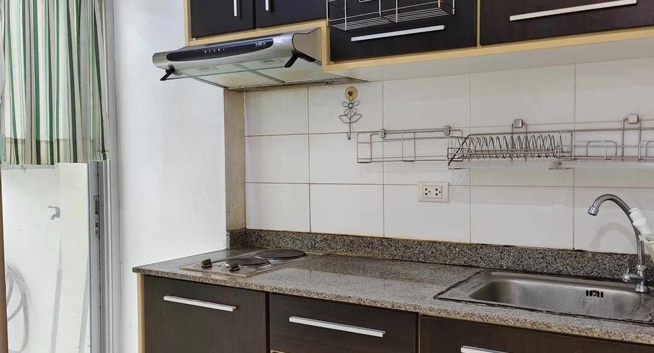 For sale 1 bed condo in Huai Khwang, Bangkok