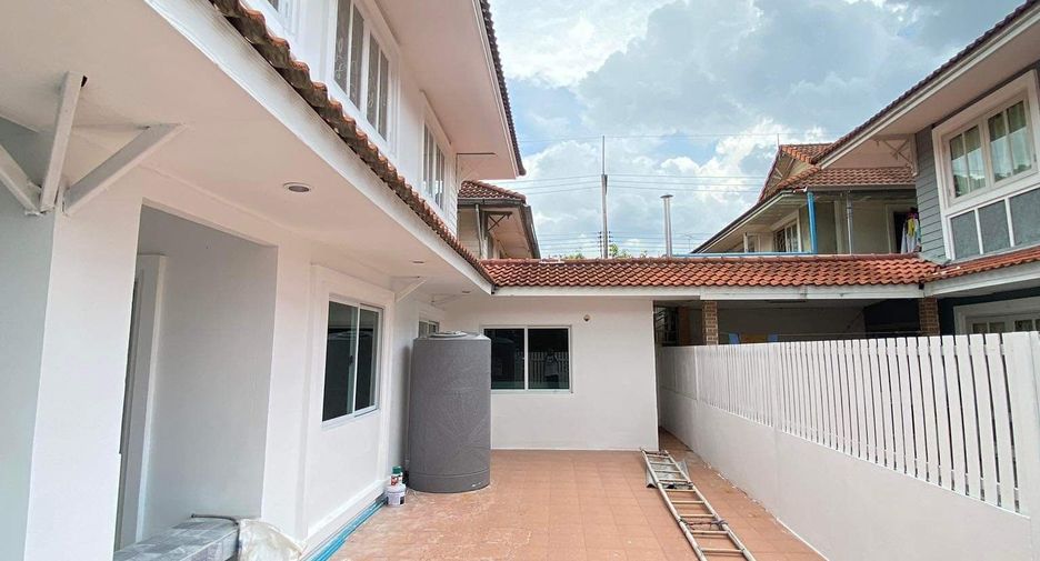 À vendre 3 chambres maison de ville à Khlong Luang, Pathum Thani