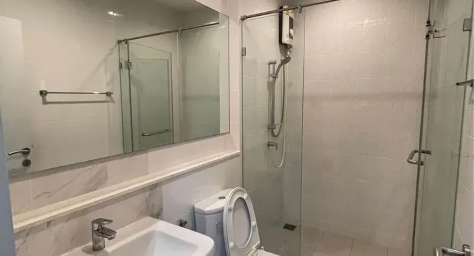 For sale and for rent 1 bed condo in Watthana, Bangkok