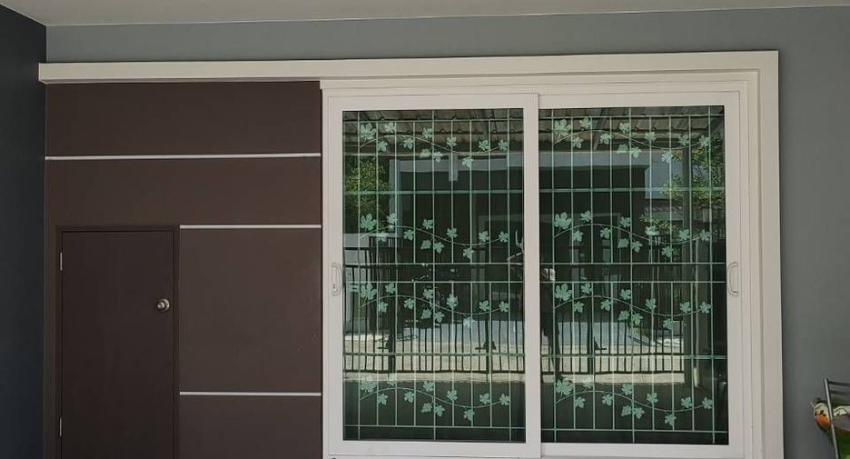 For rent 3 bedrooms townhouse in Thalang, Phuket