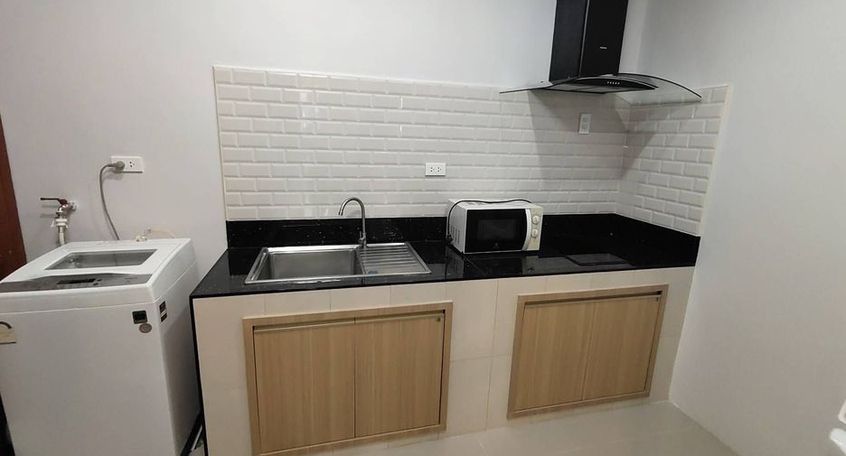 For rent 3 bedrooms townhouse in Thalang, Phuket