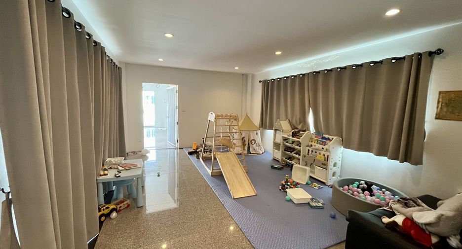For sale 3 bedrooms villa in Mueang Phuket, Phuket