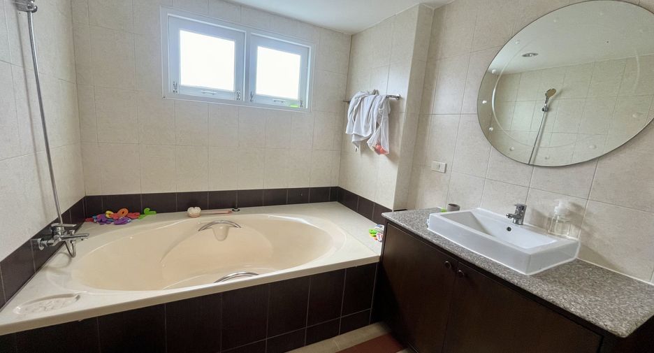 For sale 3 bedrooms villa in Mueang Phuket, Phuket
