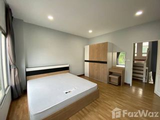 For sale 3 bedrooms townhouse in Bang Kapi, Bangkok