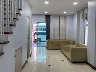 For sale 3 bedrooms townhouse in Bang Kapi, Bangkok