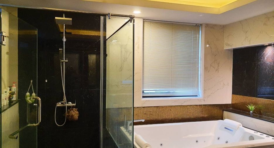 Haus zum Kauf mit 6 Zimmer in Mueang Phitsanulok, Phitsanulok