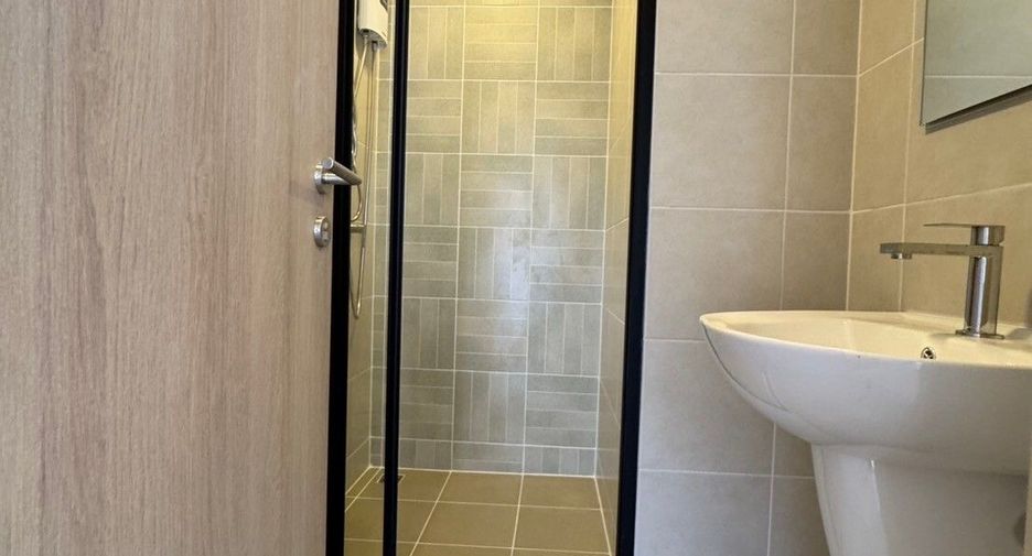 For rent studio condo in Khlong Luang, Pathum Thani