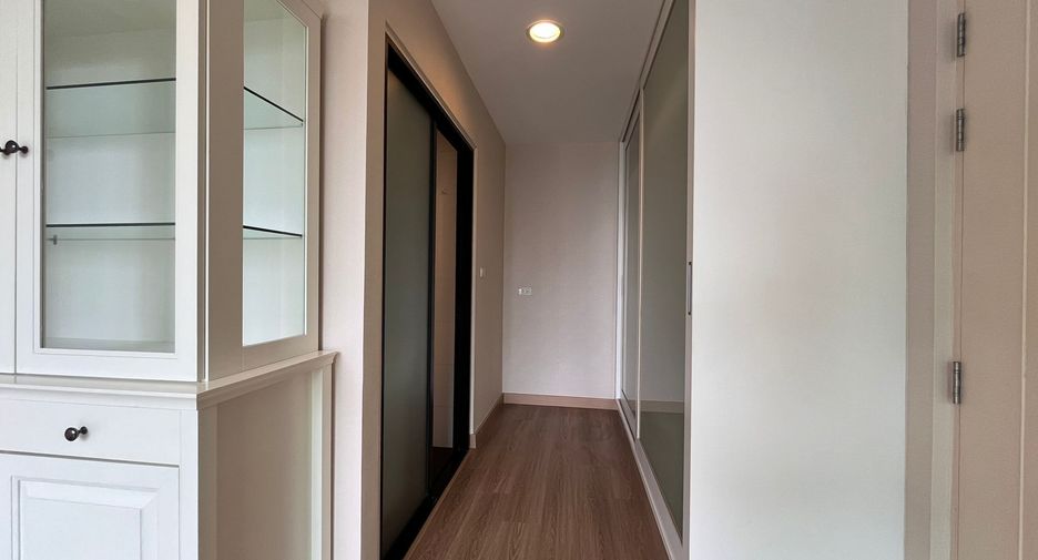 For sale 2 bedrooms condo in Watthana, Bangkok