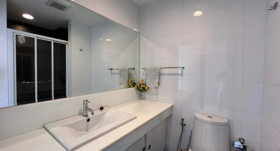 For sale 2 bedrooms condo in Watthana, Bangkok