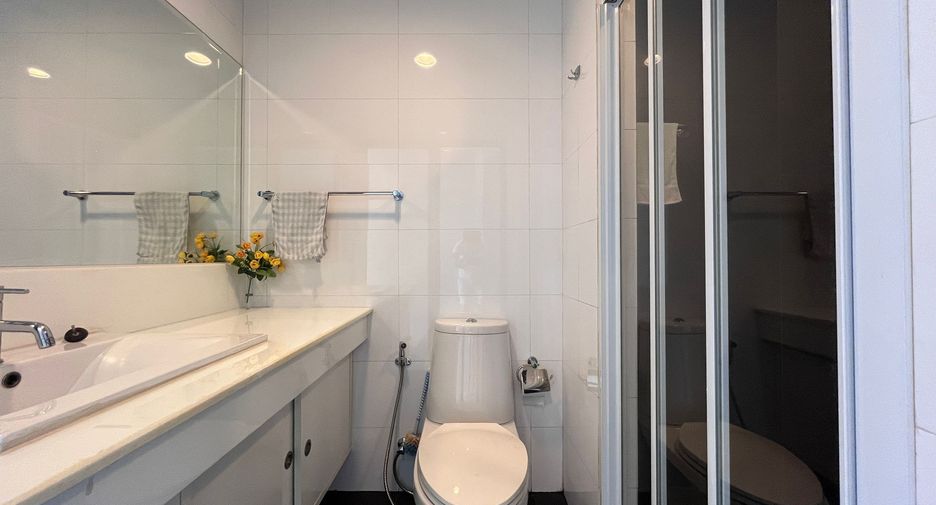 For sale 2 bedrooms condo in Watthana, Bangkok