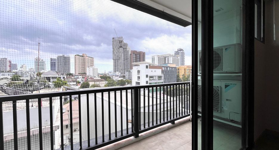 For sale 2 bedrooms condo in Watthana, Bangkok