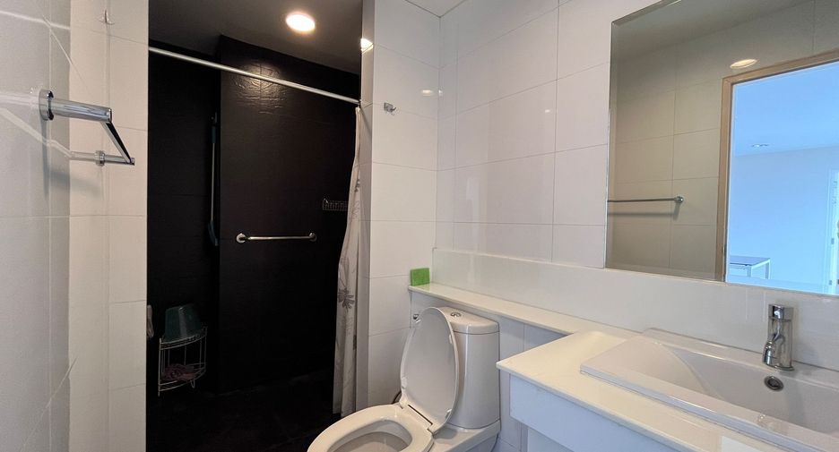 For sale 2 bedrooms condo in Watthana, Bangkok