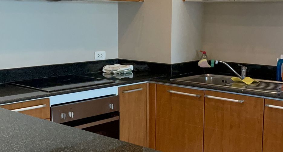 For rent 2 bedrooms condo in Kathu, Phuket