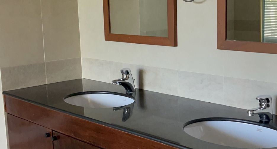 For rent 2 bedrooms condo in Kathu, Phuket