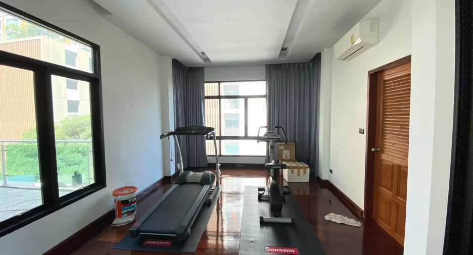 出售 3 卧室 独立屋 在 Wang Thong Lang, 曼谷