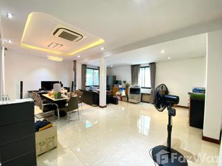 For sale 3 ベッドルーム house in Wang Thonglang, Bangkok