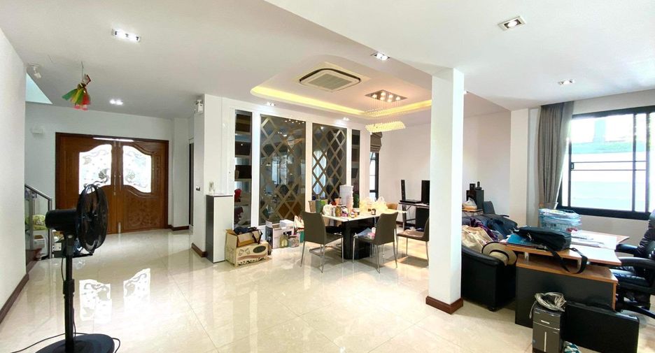 出售 3 卧室 独立屋 在 Wang Thong Lang, 曼谷