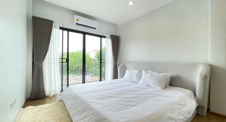 Casa en venta de 3 habitaciones en Huai Khwang, Bangkok