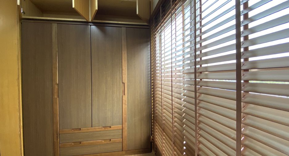 For sale 1 bed condo in Wang Thonglang, Bangkok