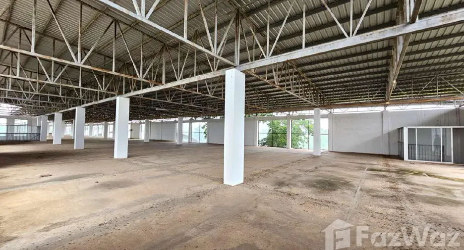Casa en venta de 5 habitaciones en Mueang Surin, Surin