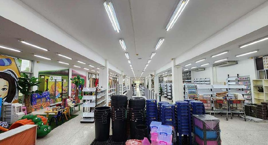 出售 5 卧室 独立屋 在 Mueang Surin, Surin