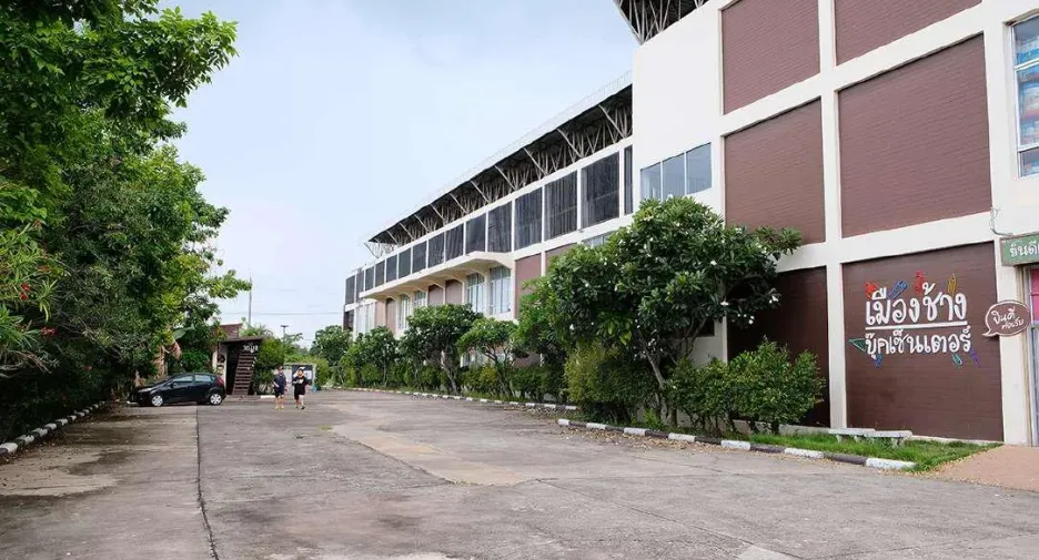 出售 5 卧室 独立屋 在 Mueang Surin, Surin