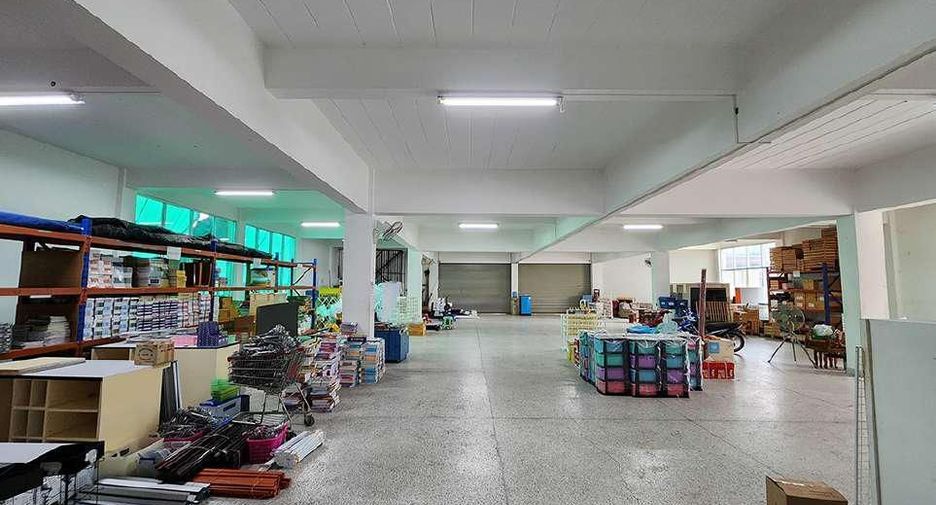 出售 5 卧室 独立屋 在 Mueang Surin, Surin