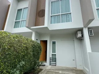 Casa adosada en alquiler de 2 habitaciones en Mueang Phuket, Phuket