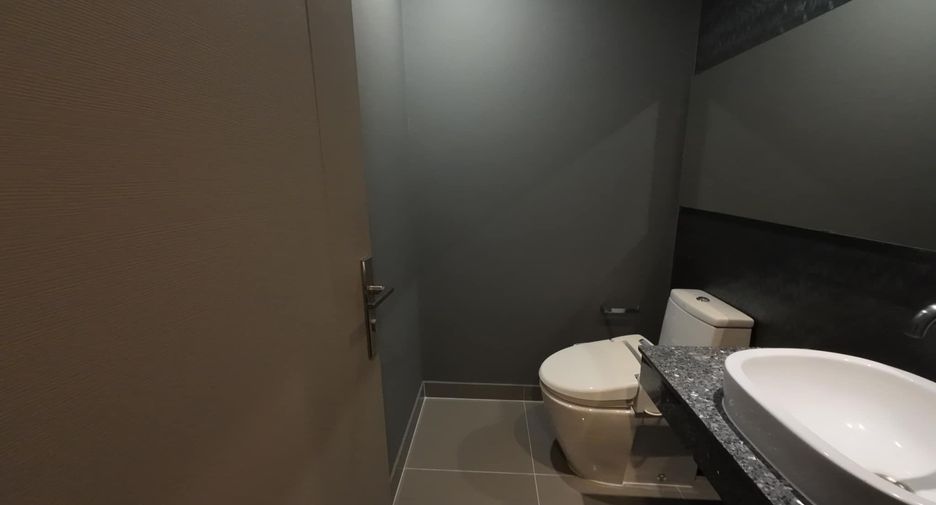For sale 3 ベッドルーム townhouse in Lat Phrao, Bangkok