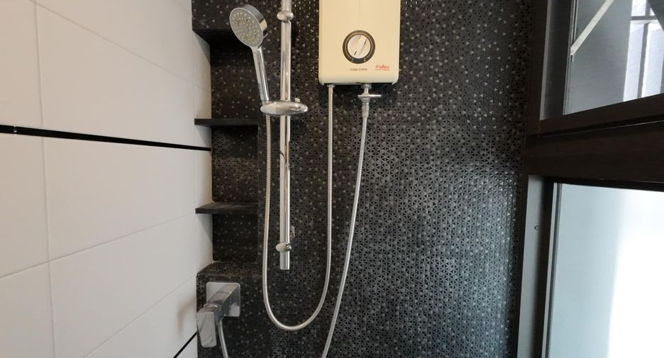 For sale 3 ベッドルーム townhouse in Lat Phrao, Bangkok