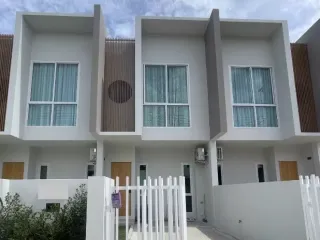 For rent 2 bedrooms townhouse in Thalang, Phuket