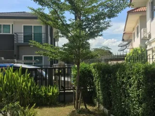 Casa adosada en venta de 3 habitaciones en Phra Nakhon Si Ayutthaya, Phra Nakhon Si Ayutthaya